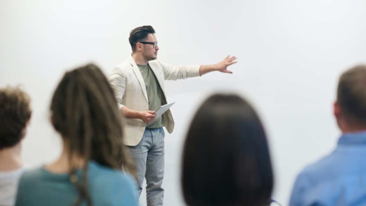 Why Incorporating Storytelling into Your Next PowerPoint Presentation Is Key