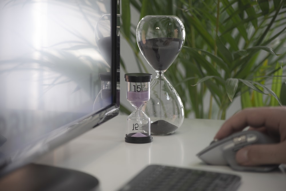 7 Best Track Employee Hours App 2023: How to Save Time and Improve Accountability